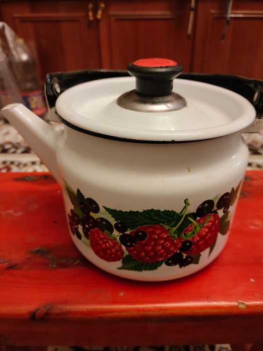 Чайники эмалированные