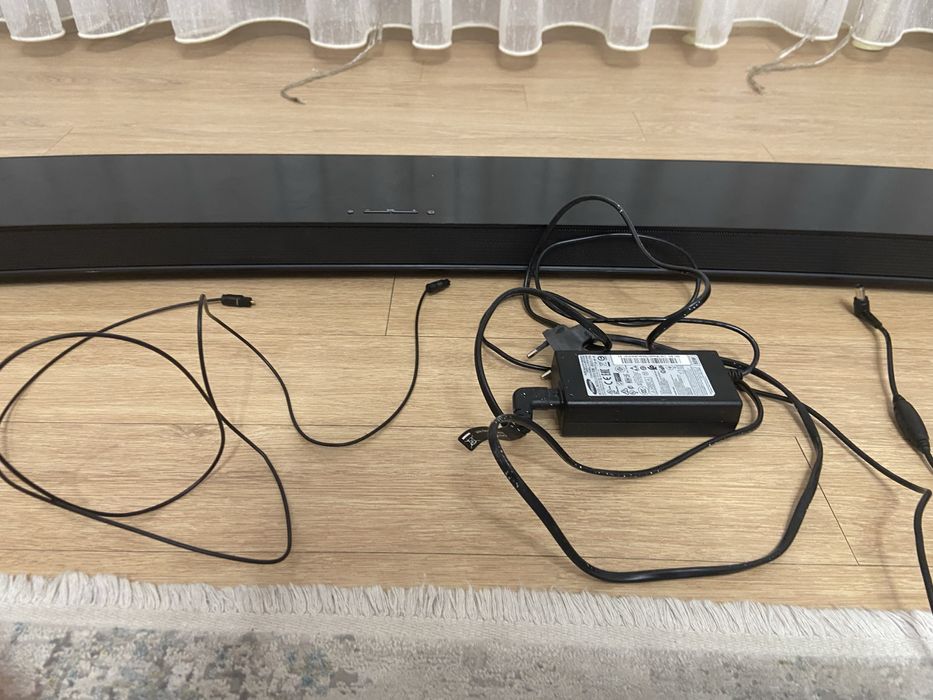 Саундбар Samsung + сабвуфер