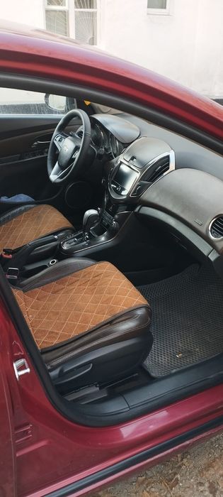 Шевроле Круз 2013 года