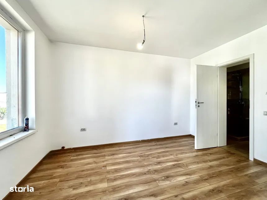 Casă de închiriat 5 camere + 5 băi + 3 balcoane + terasă 800€/luna
