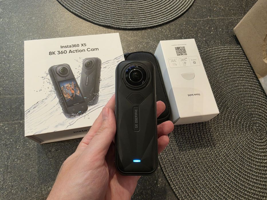 Camera 360 Insta360 X5