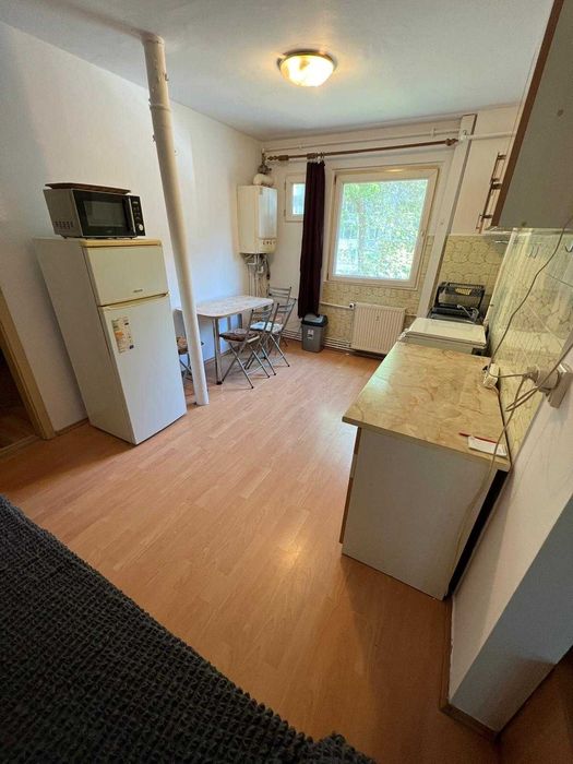 Proprietar inchiriez apartament 3 camere semidecomandat - Circuvalatiunii
