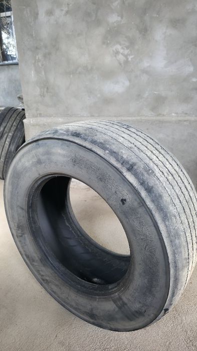 Шина от прицепа   .