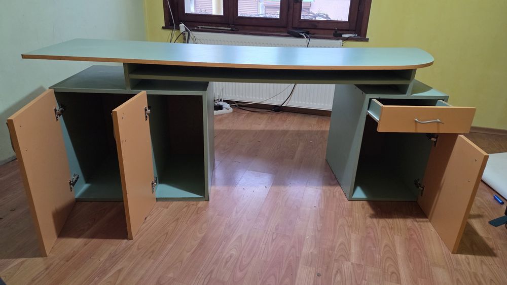 Ученическо дървено бюро