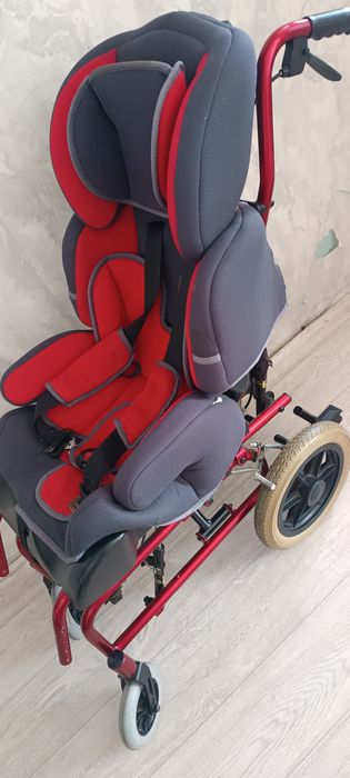 Детское инвалидное кресло