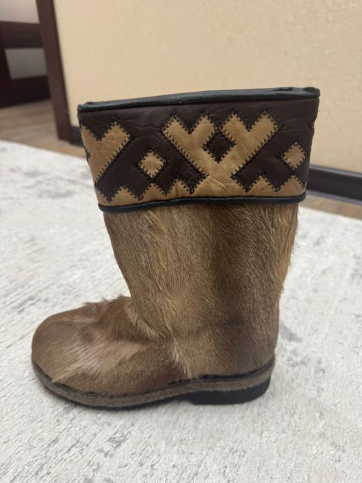 Продам унты детские натуральные