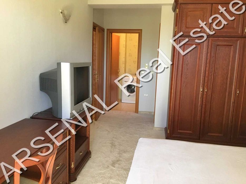 Дава се под наем Тристаен апартамент в София, Витоша - 148 кв.м за 1000 € - Снимка #1