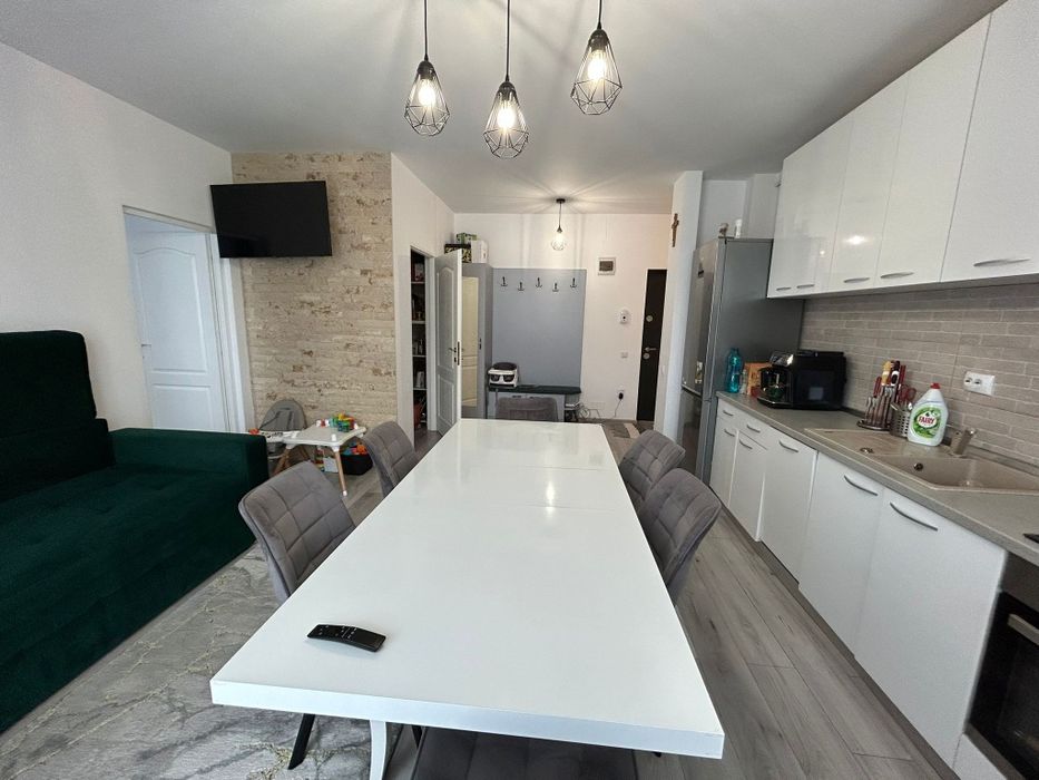 Inchiriez Apartament 3 camere Nou