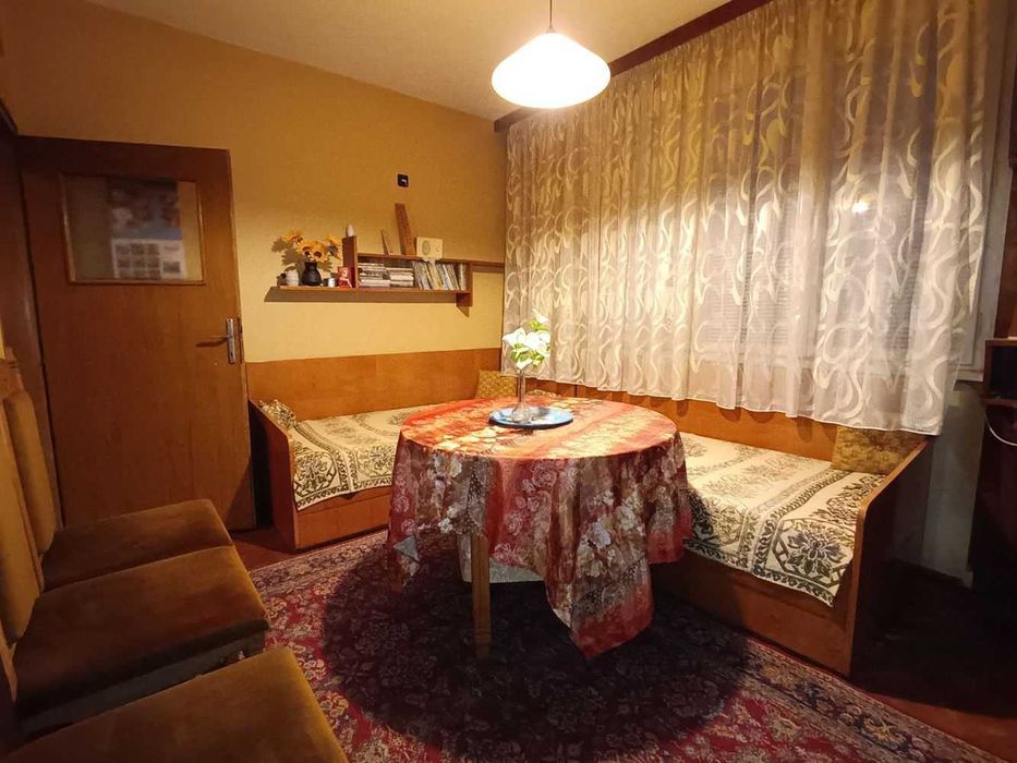 Тристаен апартамент в центъра на град Велико Търново