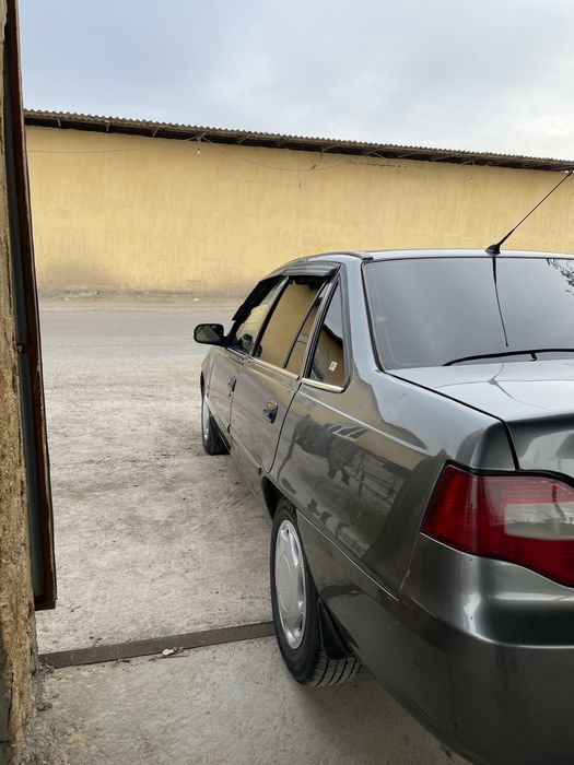 nexia 1.6 kraska ozroq 4 ta yangibalon boslgan harajoti yuq moshin……..