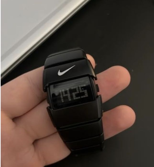Черные часы Nike