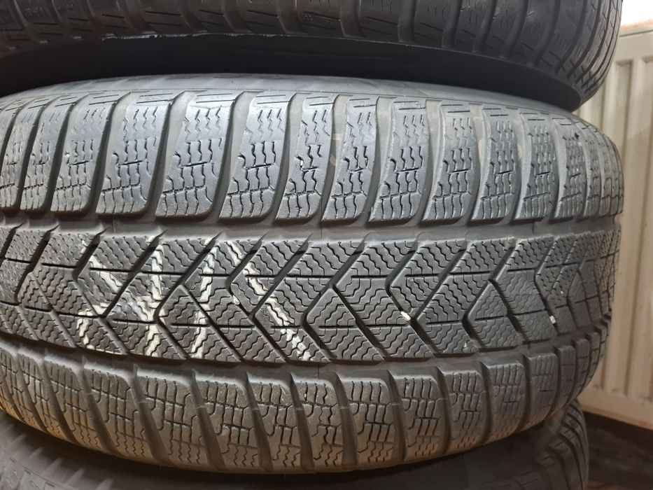 Set 4 anvelope iarna 265 50 19 pirelli scorpion Runflat