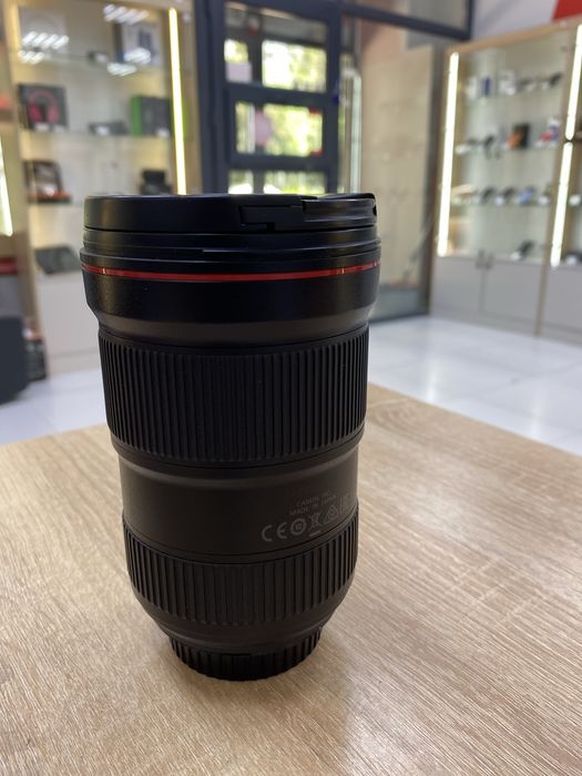 Canon zoom Lens EF 16-35mm (p25)