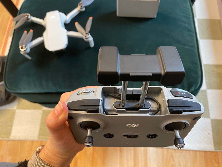 Продавам Дрон DJI MINI 2
