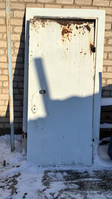 Дверь входная (стальная)