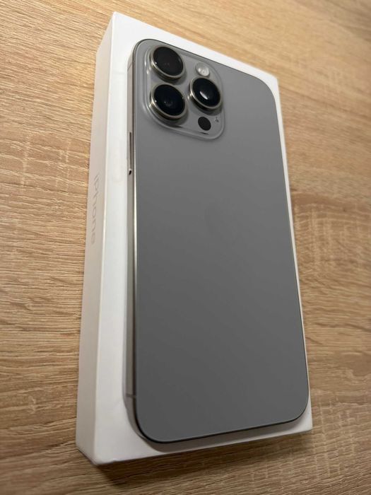 iPhone 15 Pro Max; 256 GB - stare foarte bună