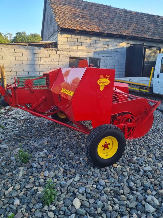 Balotiera Presa de balotat Welger AP41 recent adusa model mic