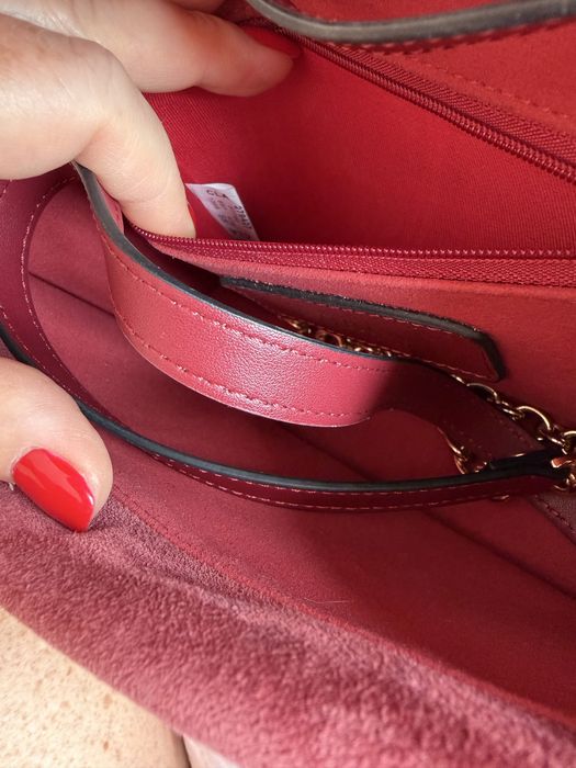 Нова дамска чанта Furla цвят бордо