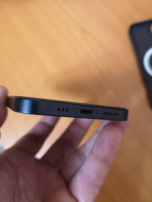 Vând iPhone 12 in stare foarte bună de funcționare