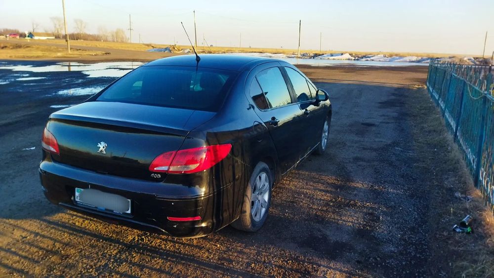 Продам хорошую машину