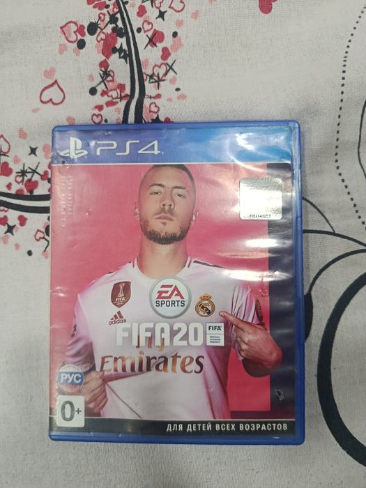 Продаю FIFA 20 PS4
