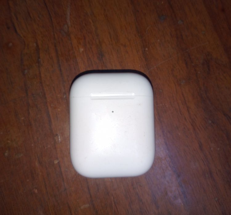 Продам оригинальные наушники.