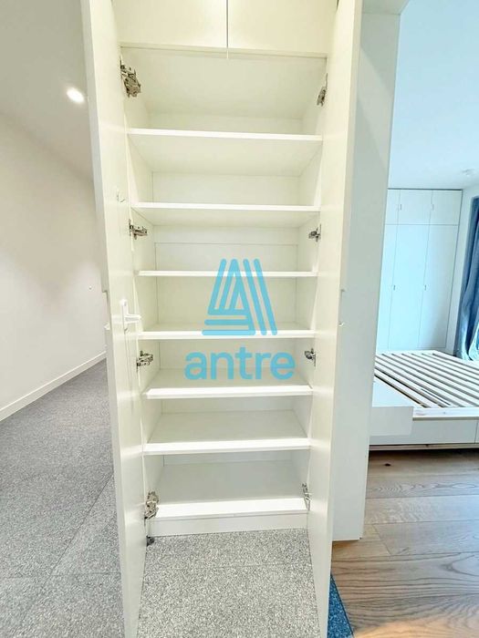 Продава се Тристаен апартамент в София, Изток - 87 кв.м за 3907 €/кв.м - Снимка #8