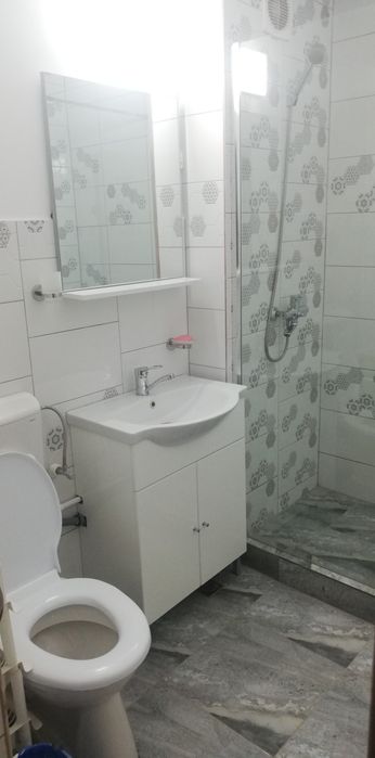 Închiriere apartament 2 camere  semidecomandat, nemobilat