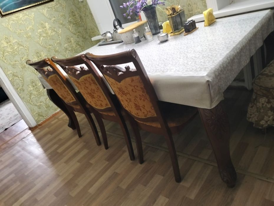 Продам стол в хорошем состоянии