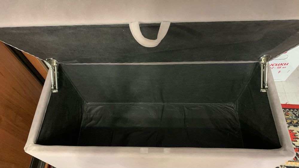 Пуфик комод, сундучок.