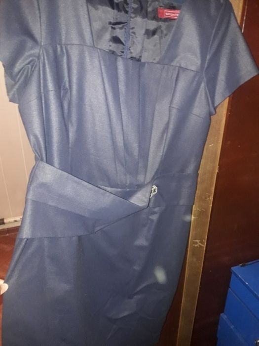продам платье нарядное