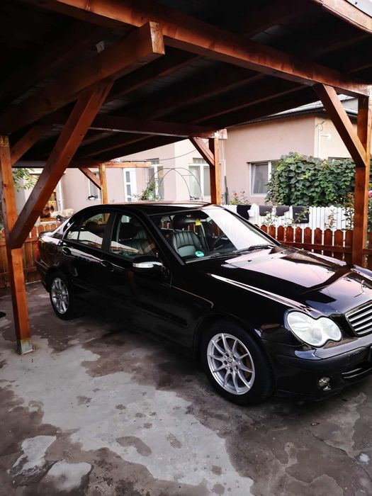 MERCEDES-BENZ C-Class 2005