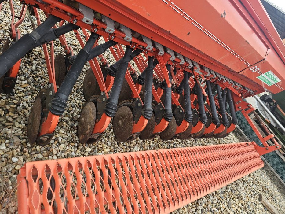 semanatoare tavalug remorca bena disc coasa semanatoare freza plug rem