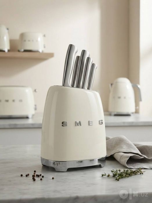 Набор кухонных ножей Smeg