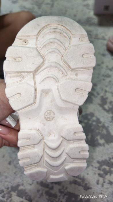 Кроссовки детские