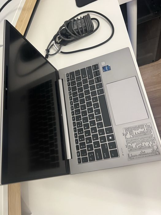 Laptop HP ZBook Firefly G9