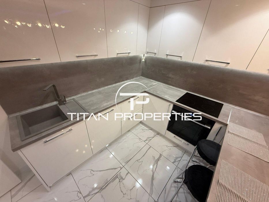 Дава се под наем Тристаен апартамент в Бургас, Изгрев - 65 кв.м за 797.64 € - Снимка #1