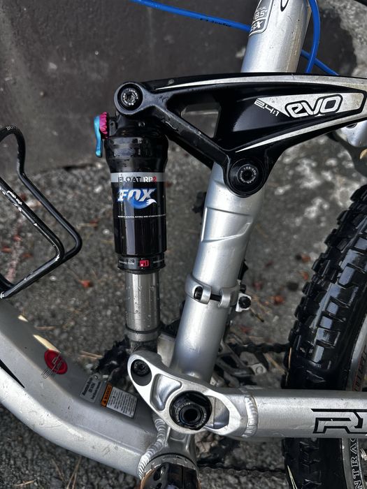 Bicicleta enduro Trek