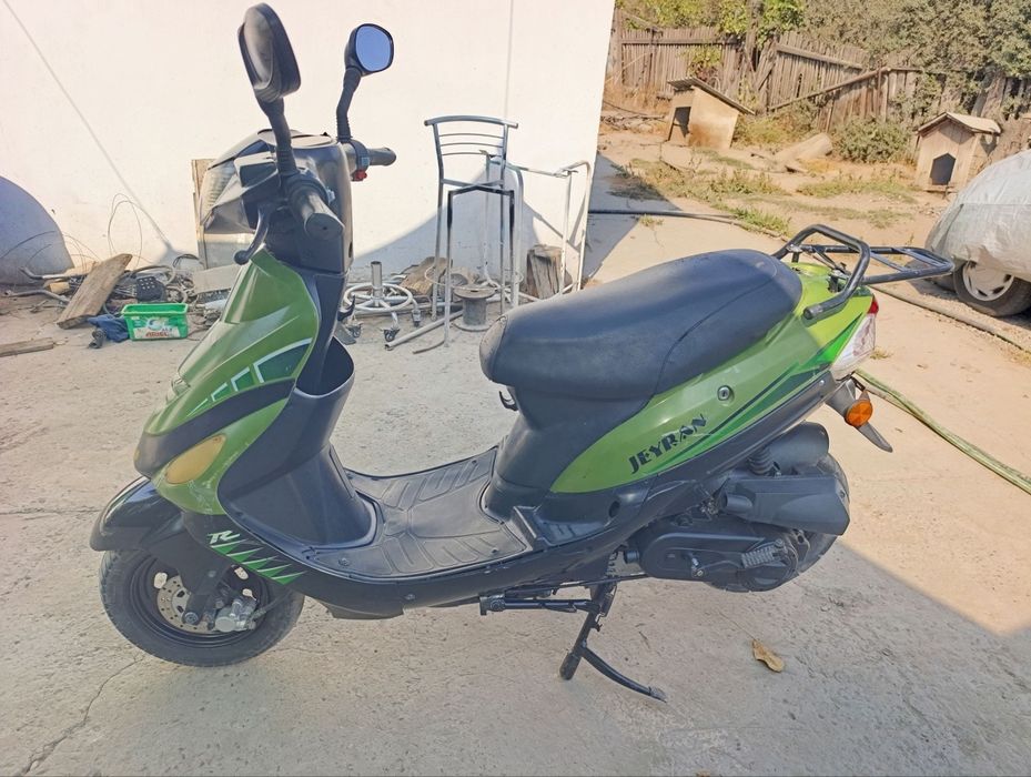 Продается скутер джейран 49 куб