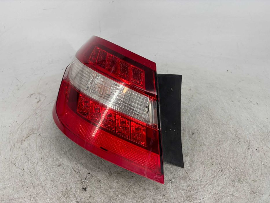 Stop cu led stanga de pe aripa Mercedes E Class an 2011