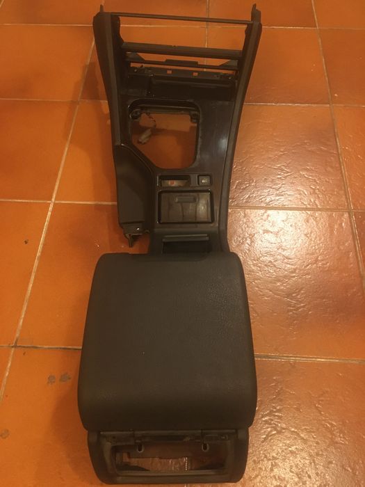 Централна конзола с подлакътник за Е39