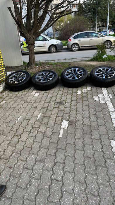 Продават се 4 гуми с 4 джанти от MAZDA CX-5, заедно с капачките