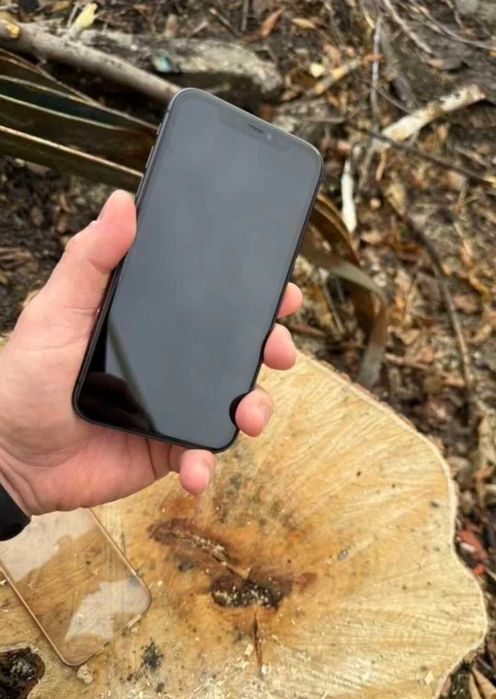 IPhone 11 (128 ГБ)(90% Акб)
