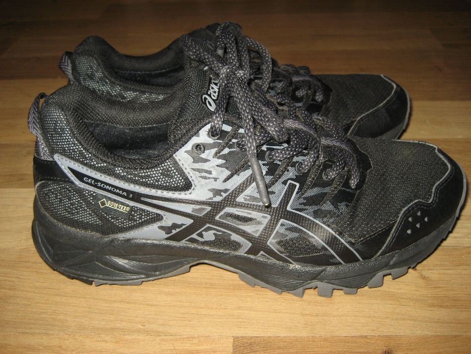 Lowa Sirkos GTX, Asics Gel Sonoma 3 Gore-tex