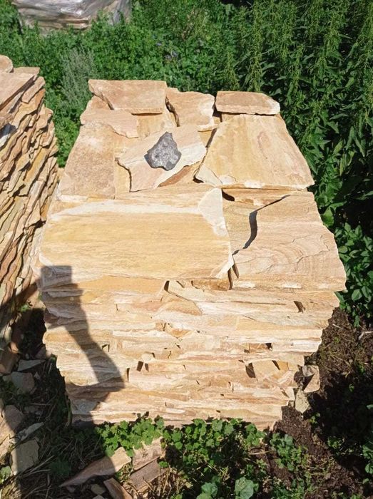 Плитняк желтый для дорожек двора для облицовки стен