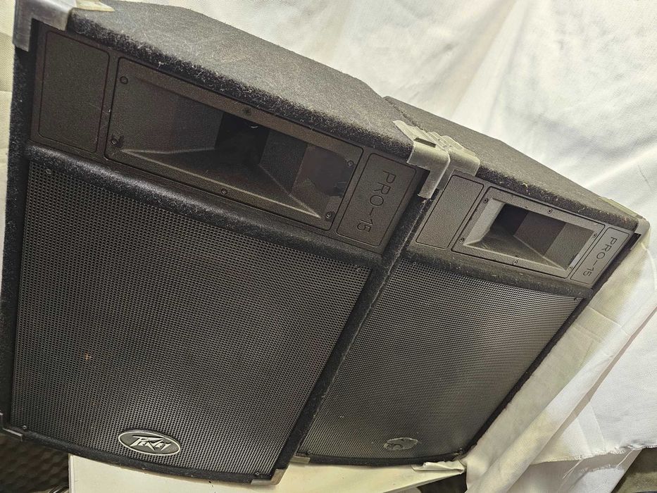Boxe Peavey PRO-15 4ohm Anglia UK pasive 2 Way 2x600W