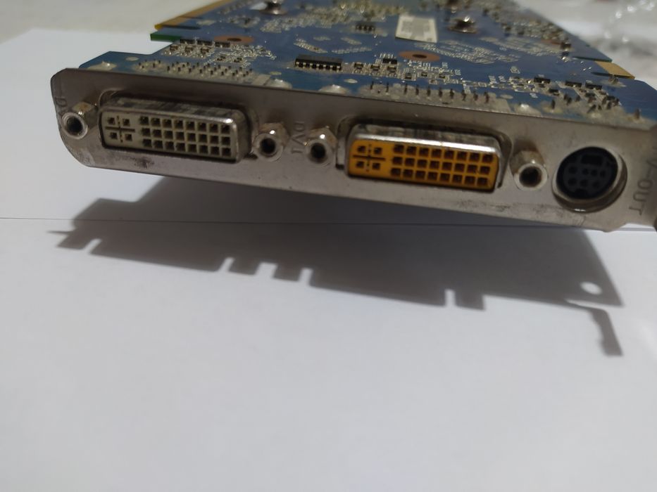 Vând Placă video AsusNvidia Ge Force 9600GSO