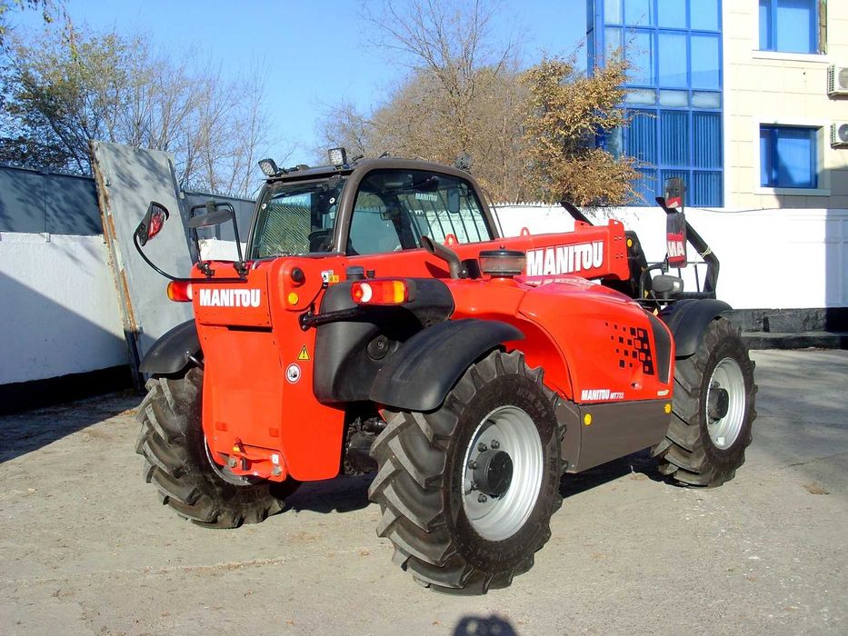 Погрузчик телескопический Manitou MT 732