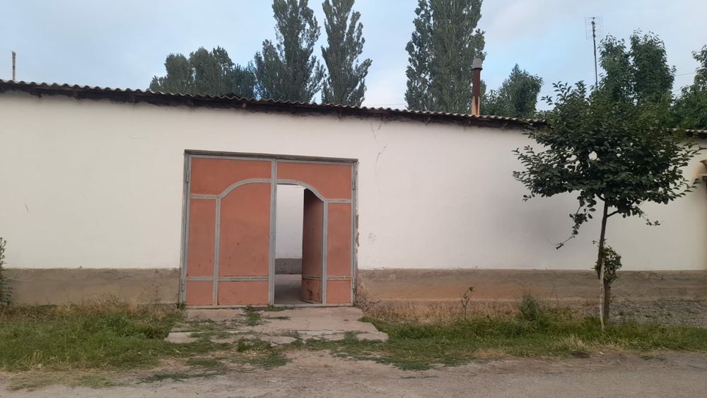 Bostonliq tumani Qziltuda hovli sotiladi