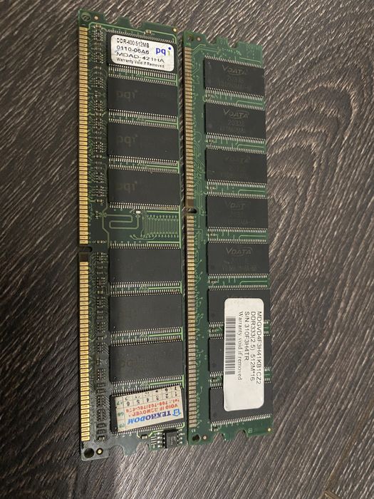 Продам ОЗУ 2 шт 512 DDR 3,4